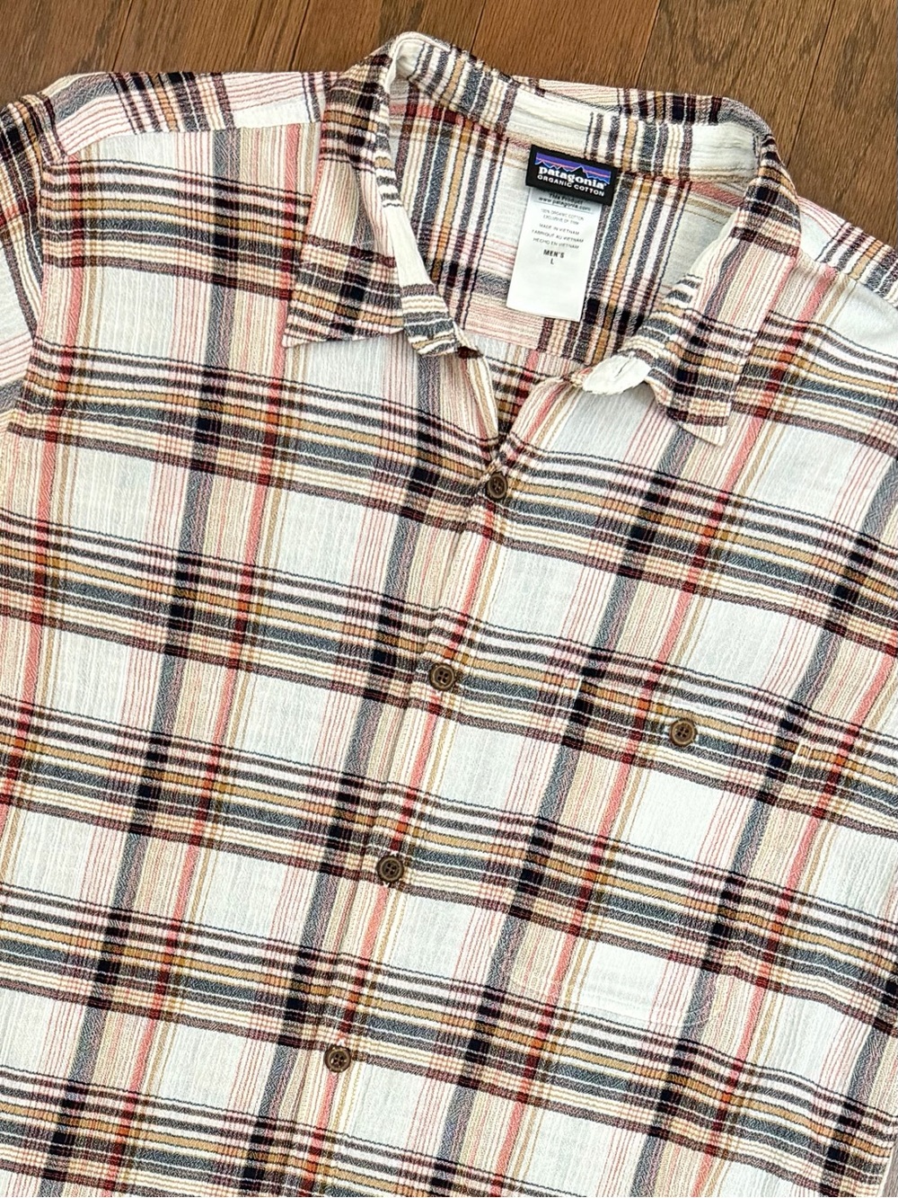 Patagonia Men’s A/C Seersucker White, Brown & Red Plaid Button-Down Shirt Large